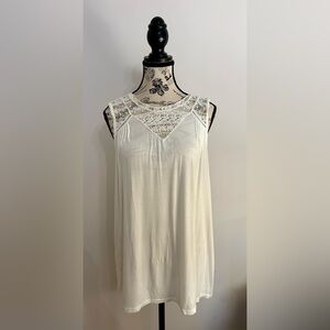 Reitmans White Lace Sleeveless Top. New never worn.